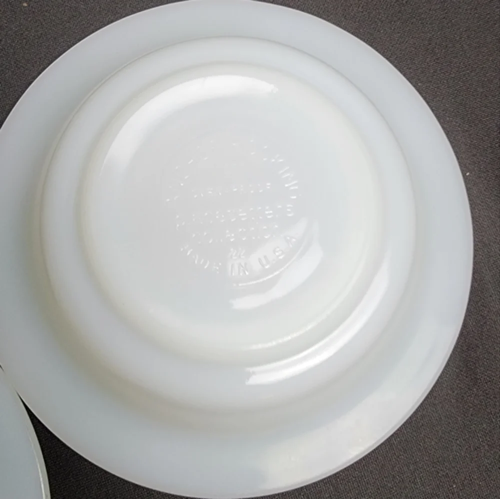 Anchor Hocking‎ #1073 Springwood Green Wide Rim Bowls